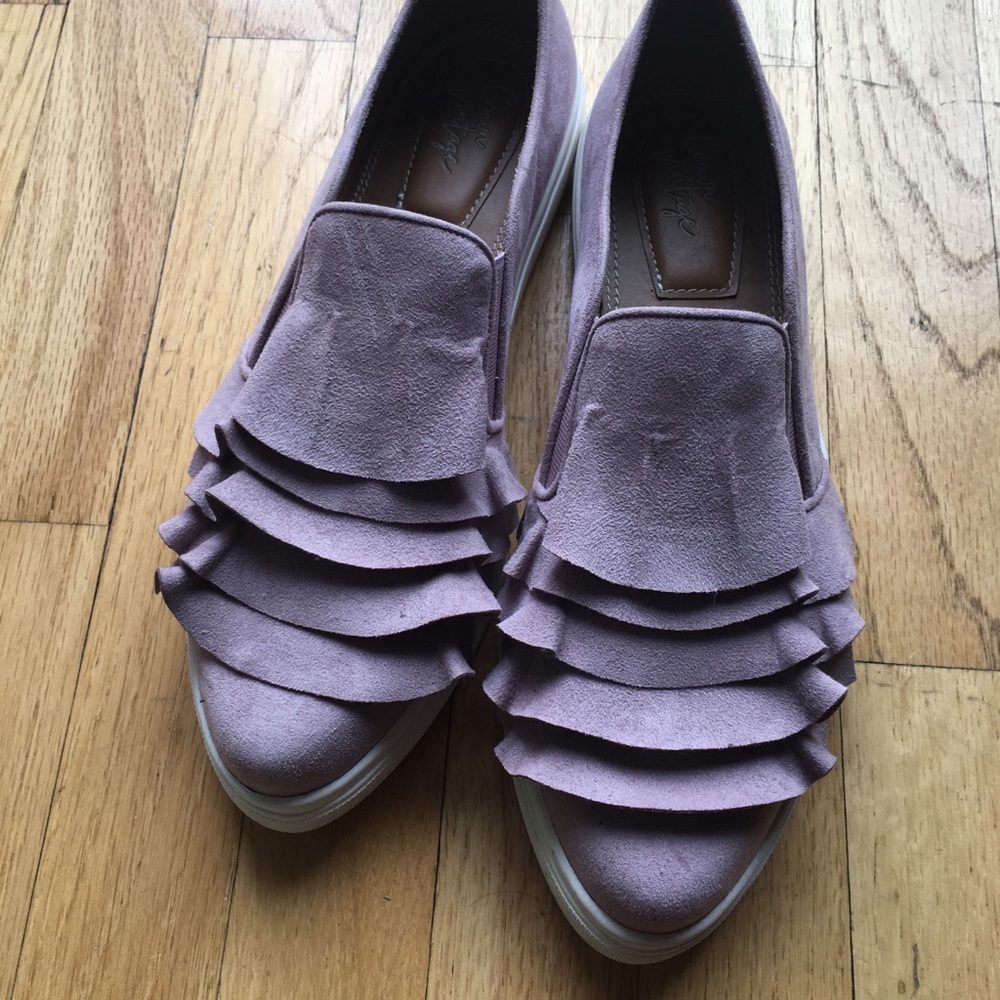 Brand new DSW shoes size 9 1/2!